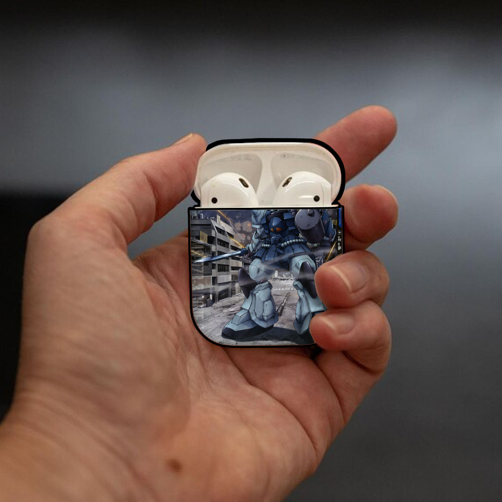 機動戦士ガンダム Mobile Suit Gundam AirPods 第2世代保護ケース ハードシェル ブラック 耐衝撃・防指紋・カラビナ付き