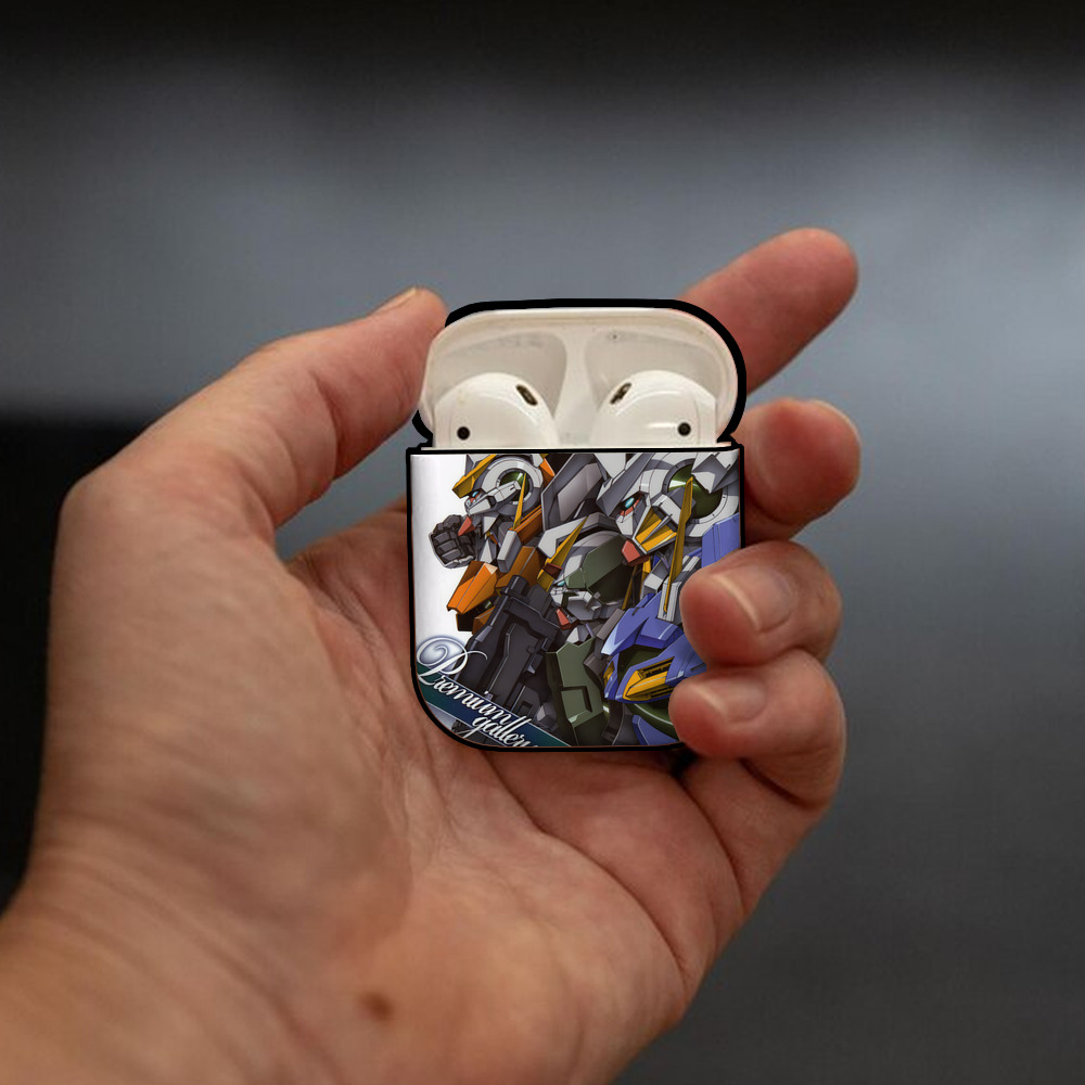 機動戦士ガンダム Mobile Suit Gundam AirPods 第2世代保護ケース ハードシェル ブラック 耐衝撃・防指紋・カラビナ付き
