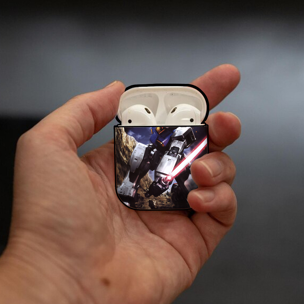 機動戦士ガンダム Mobile Suit Gundam AirPods 第2世代保護ケース ハードシェル ブラック 耐衝撃・防指紋・カラビナ付き