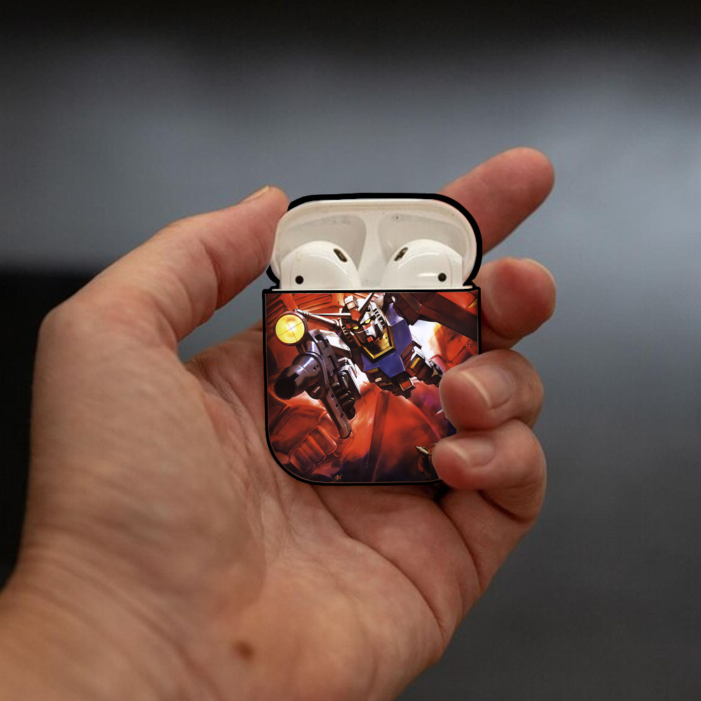機動戦士ガンダム Mobile Suit Gundam AirPods 第2世代保護ケース ハードシェル ブラック 耐衝撃・防指紋・カラビナ付き