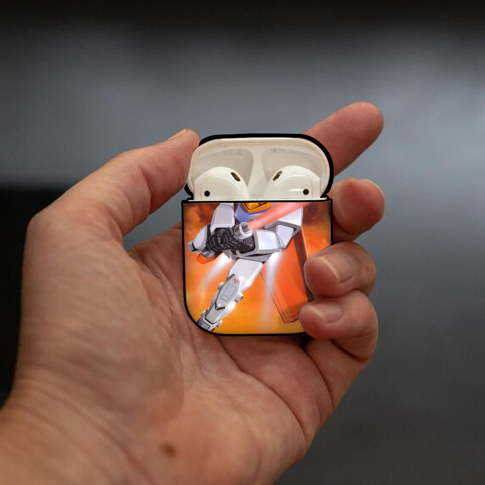 機動戦士ガンダム Mobile Suit Gundam AirPods 第2世代保護ケース ハードシェル ブラック 耐衝撃・防指紋・カラビナ付き