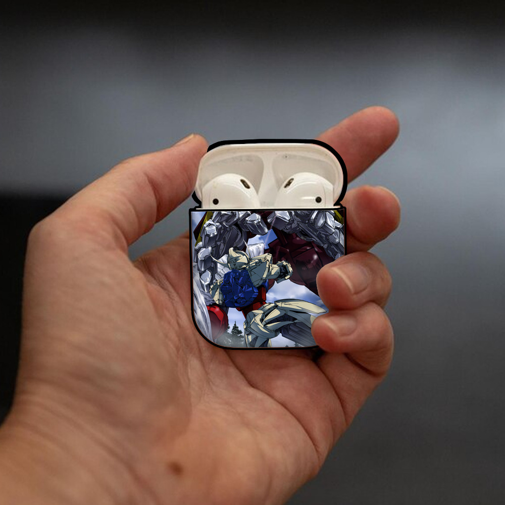 機動戦士ガンダム Mobile Suit Gundam AirPods 第2世代保護ケース ハードシェル ブラック 耐衝撃・防指紋・カラビナ付き