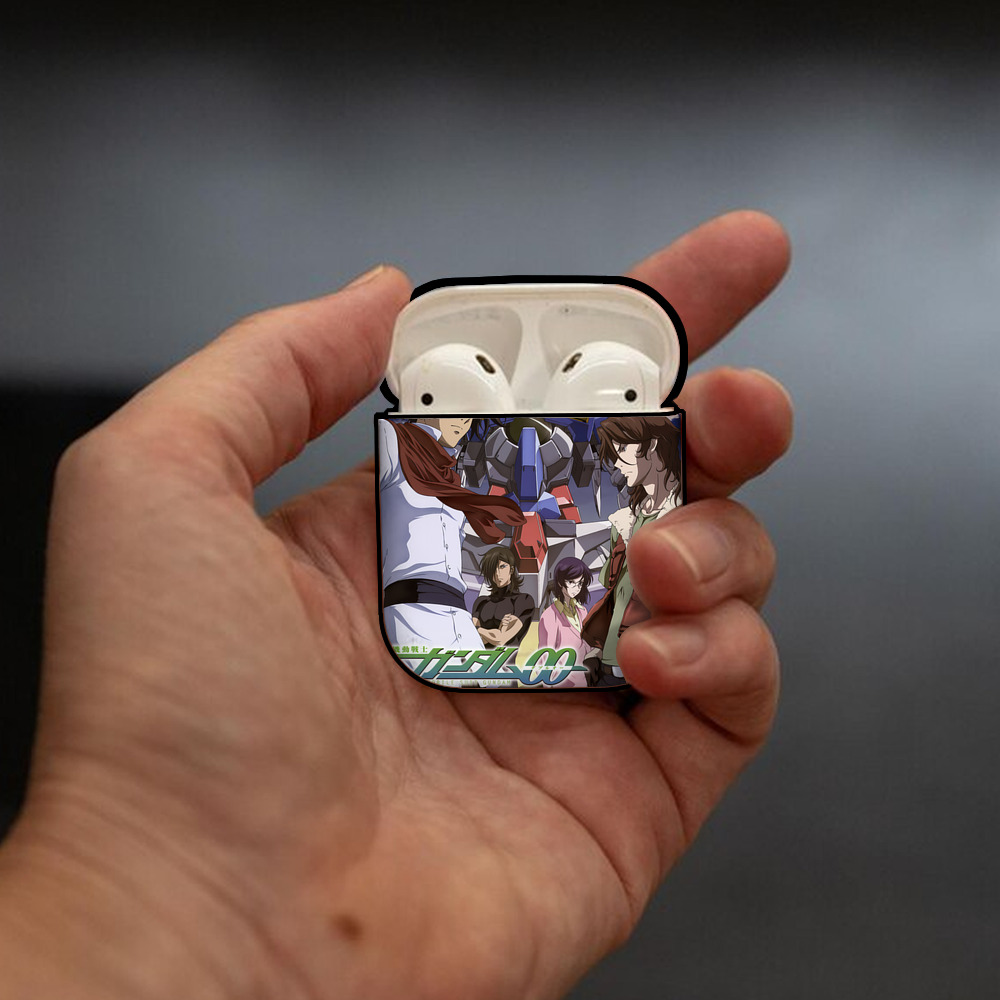 機動戦士ガンダム Mobile Suit Gundam AirPods 第2世代保護ケース ハードシェル ブラック 耐衝撃・防指紋・カラビナ付き