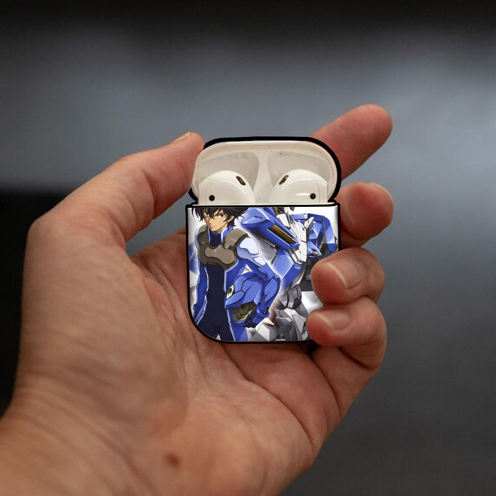 機動戦士ガンダム Mobile Suit Gundam AirPods 第2世代保護ケース ハードシェル ブラック 耐衝撃・防指紋・カラビナ付き