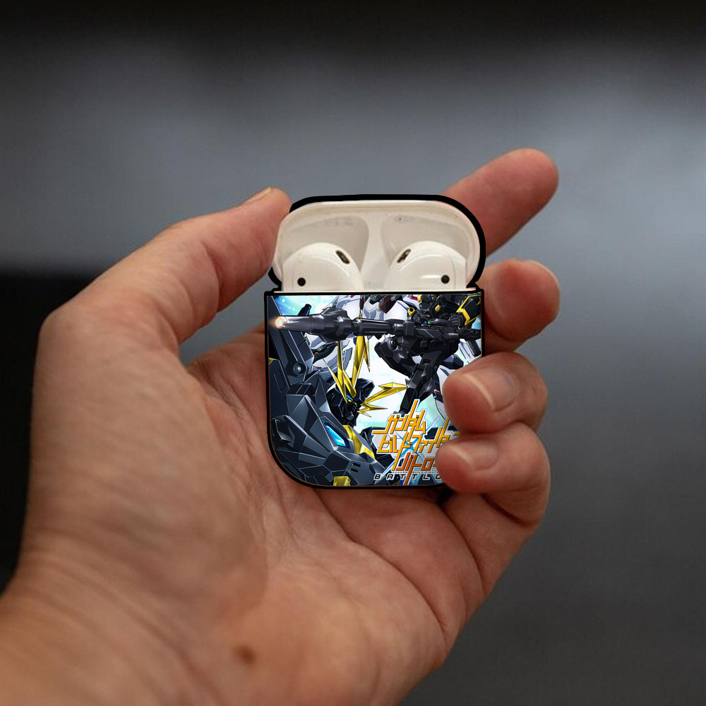 機動戦士ガンダム Mobile Suit Gundam AirPods 第2世代保護ケース ハードシェル ブラック 耐衝撃・防指紋・カラビナ付き