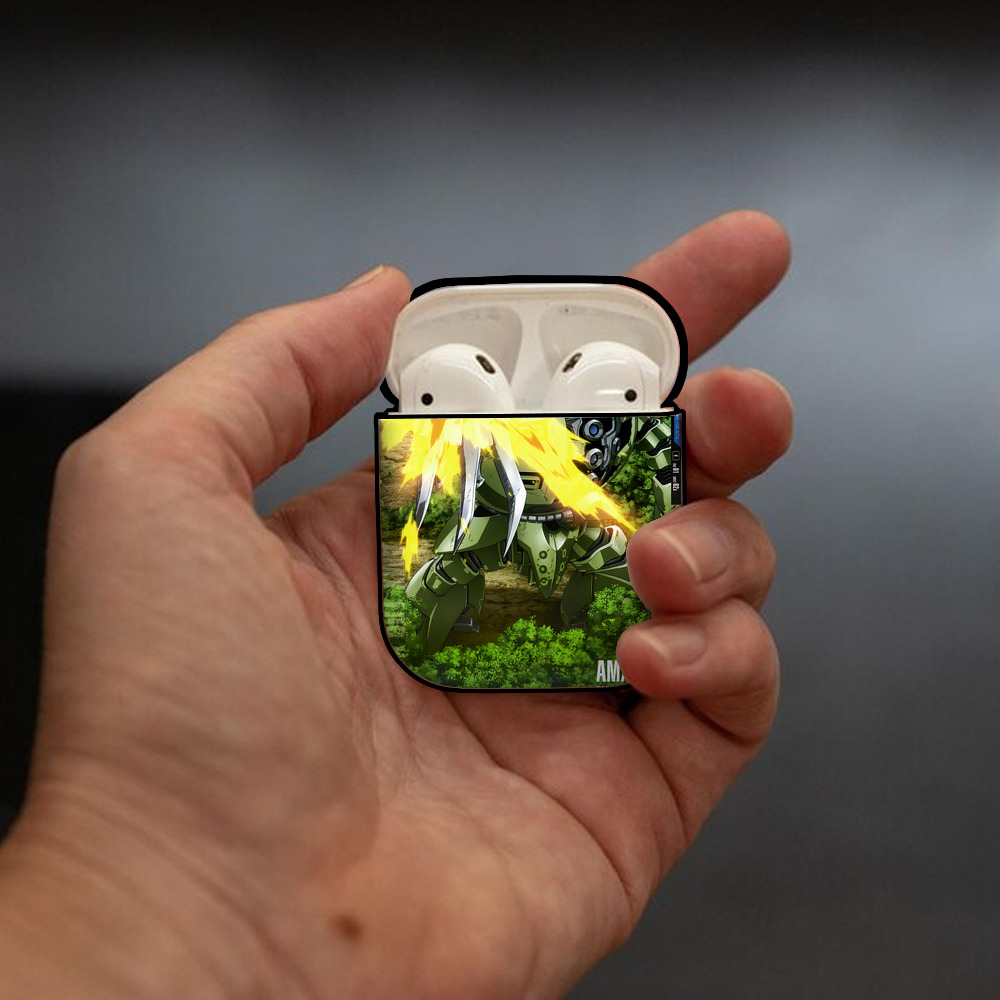 機動戦士ガンダム Mobile Suit Gundam AirPods 第2世代保護ケース ハードシェル ブラック 耐衝撃・防指紋・カラビナ付き