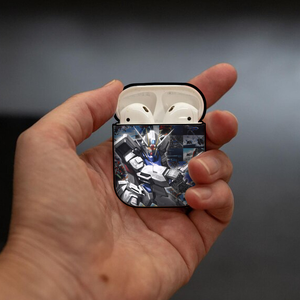 機動戦士ガンダム Mobile Suit Gundam AirPods 第2世代保護ケース ハードシェル ブラック 耐衝撃・防指紋・カラビナ付き