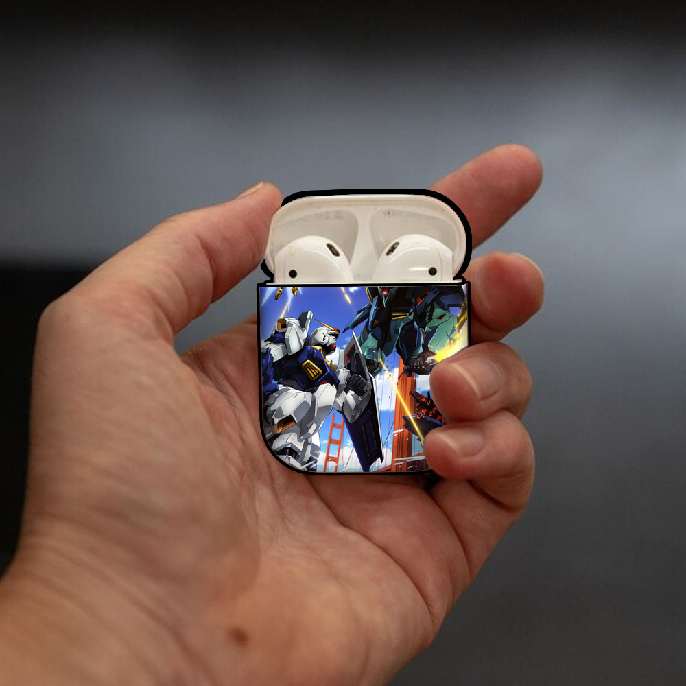 機動戦士ガンダム Mobile Suit Gundam AirPods 第2世代保護ケース ハードシェル ブラック 耐衝撃・防指紋・カラビナ付き
