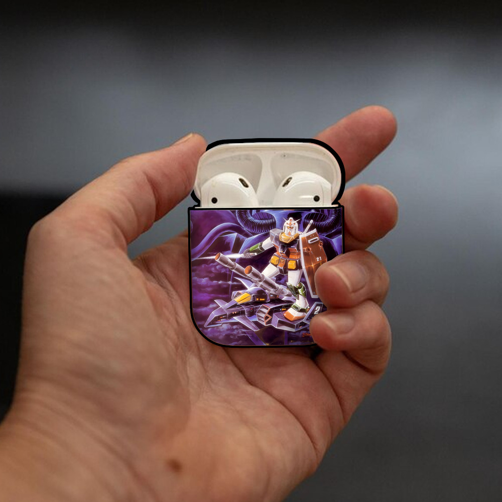 機動戦士ガンダム Mobile Suit Gundam AirPods 第2世代保護ケース ハードシェル ブラック 耐衝撃・防指紋・カラビナ付き