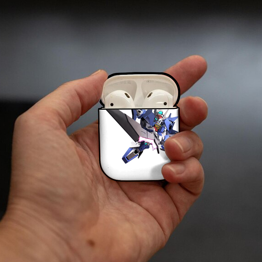 機動戦士ガンダム Mobile Suit Gundam AirPods 第2世代保護ケース ハードシェル ブラック 耐衝撃・防指紋・カラビナ付き