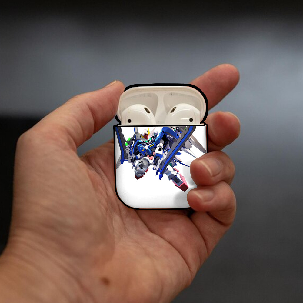 機動戦士ガンダム Mobile Suit Gundam AirPods 第2世代保護ケース ハードシェル ブラック 耐衝撃・防指紋・カラビナ付き