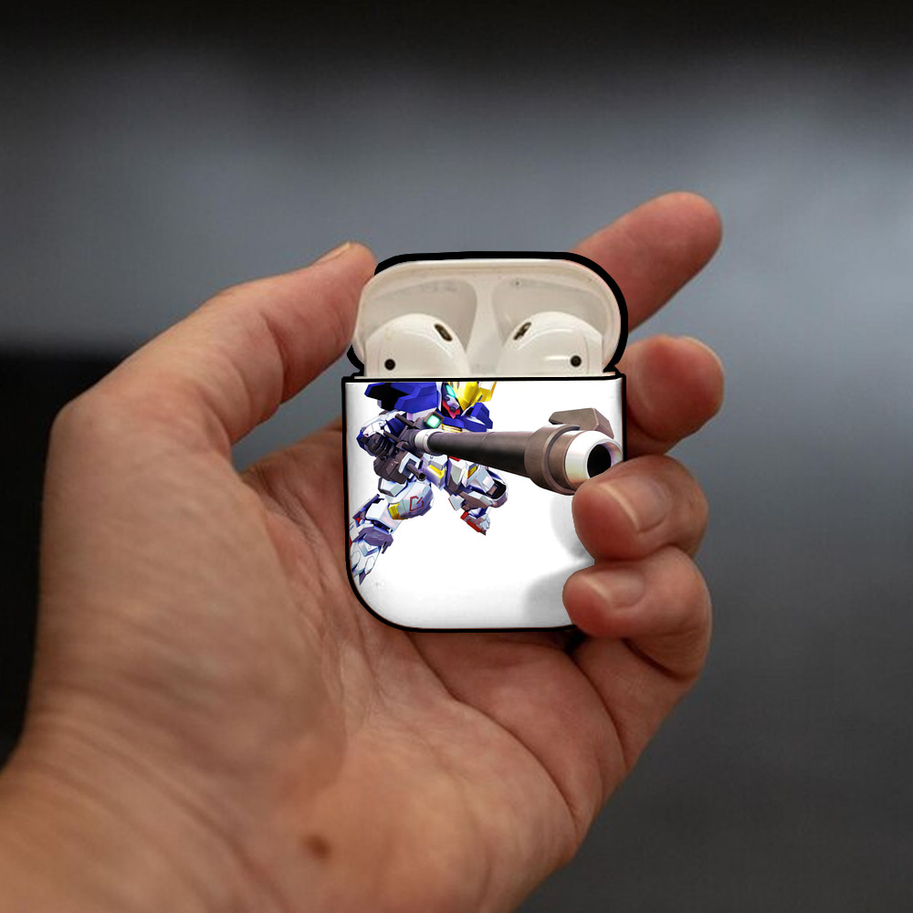機動戦士ガンダム Mobile Suit Gundam AirPods 第2世代保護ケース ハードシェル ブラック 耐衝撃・防指紋・カラビナ付き
