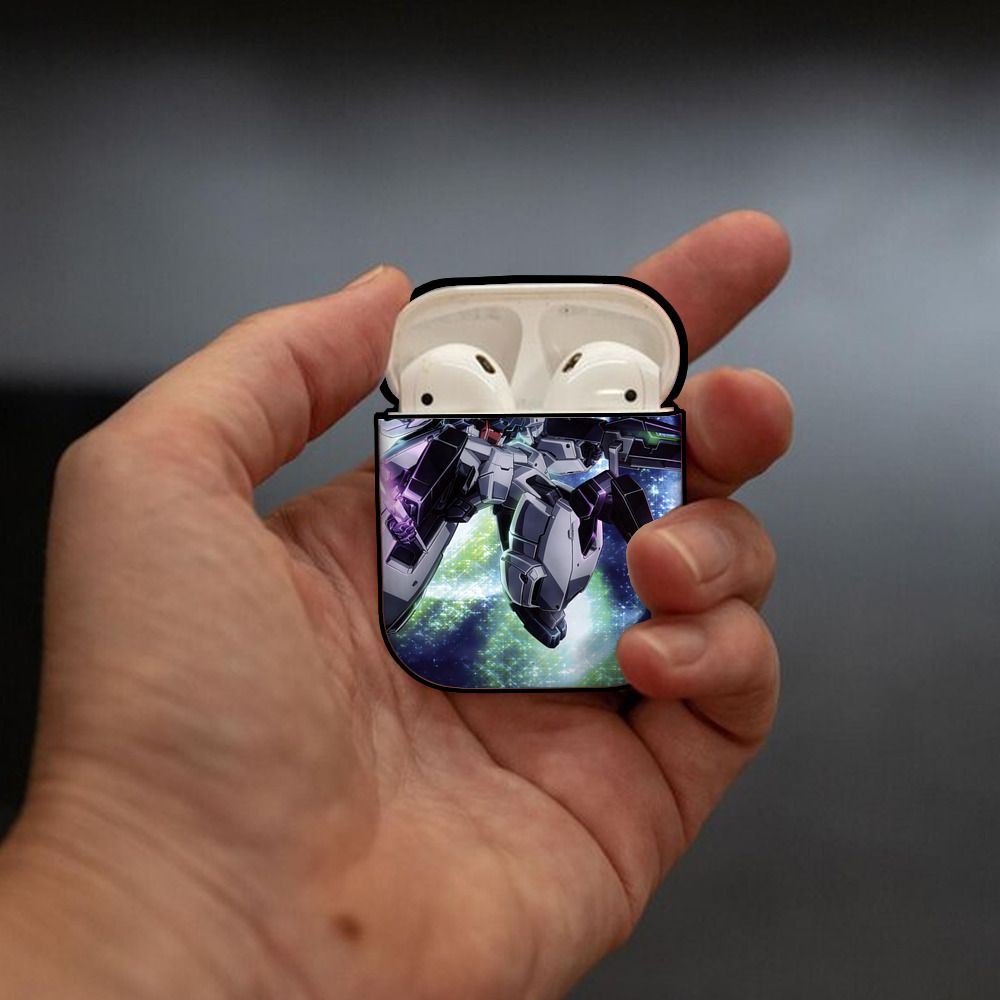 機動戦士ガンダム Mobile Suit Gundam AirPods 第2世代保護ケース ハードシェル ブラック 耐衝撃・防指紋・カラビナ付き