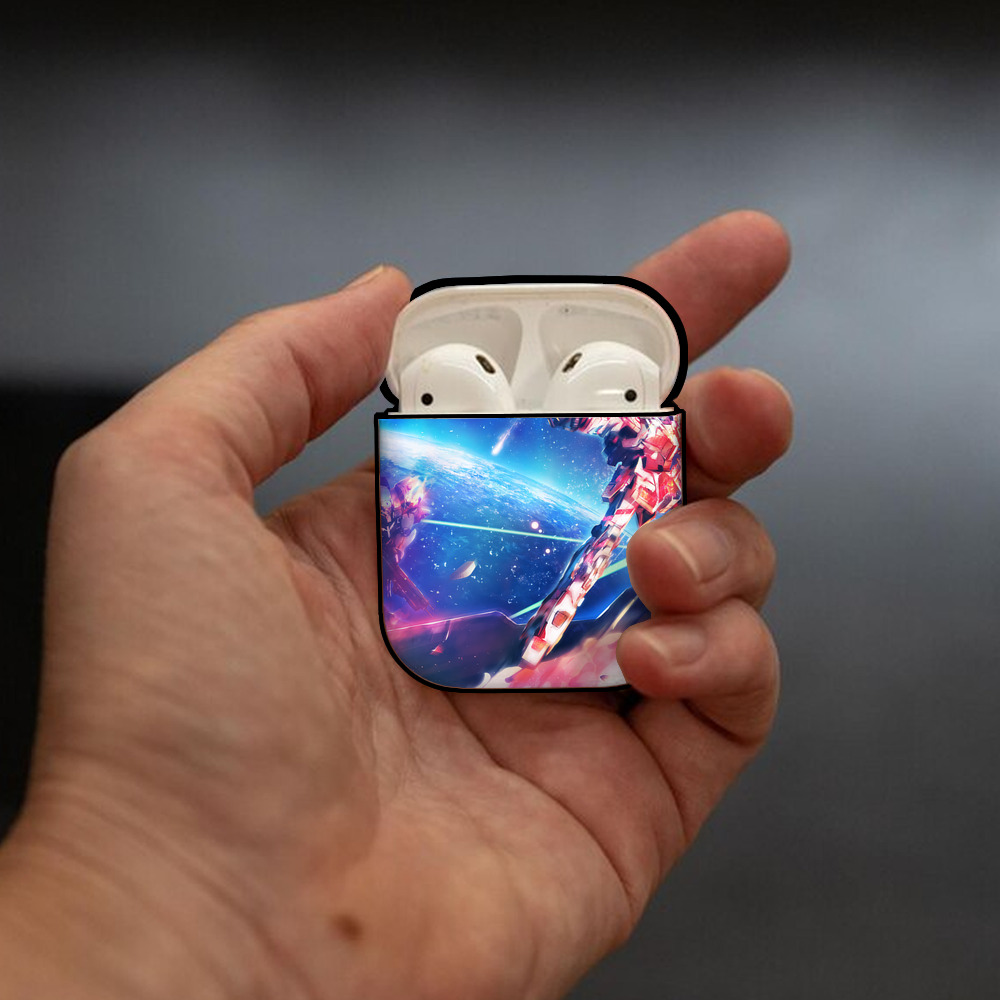 機動戦士ガンダム Mobile Suit Gundam AirPods 第2世代保護ケース ハードシェル ブラック 耐衝撃・防指紋・カラビナ付き