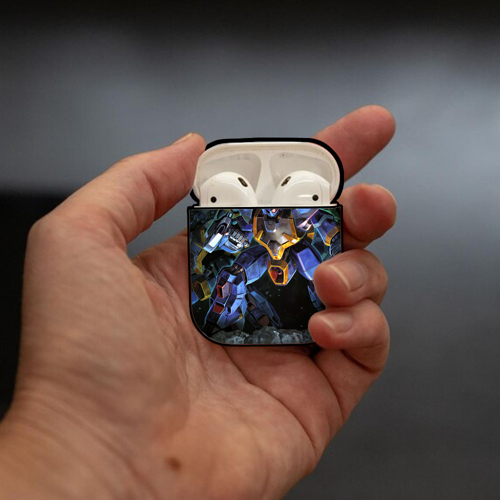 機動戦士ガンダム Mobile Suit Gundam AirPods 第2世代保護ケース ハードシェル ブラック 耐衝撃・防指紋・カラビナ付き