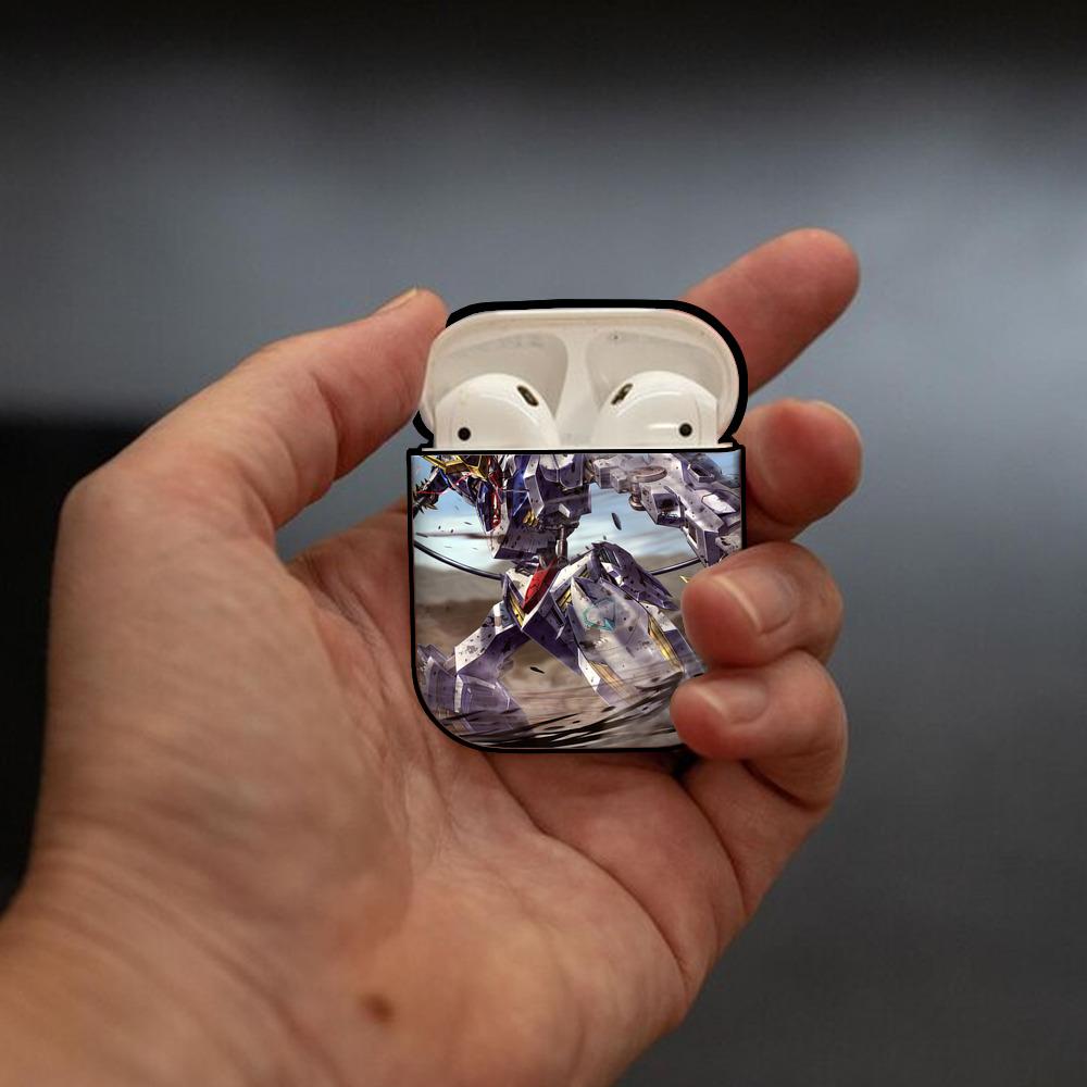 機動戦士ガンダム Mobile Suit Gundam AirPods 第2世代保護ケース ハードシェル ブラック 耐衝撃・防指紋・カラビナ付き