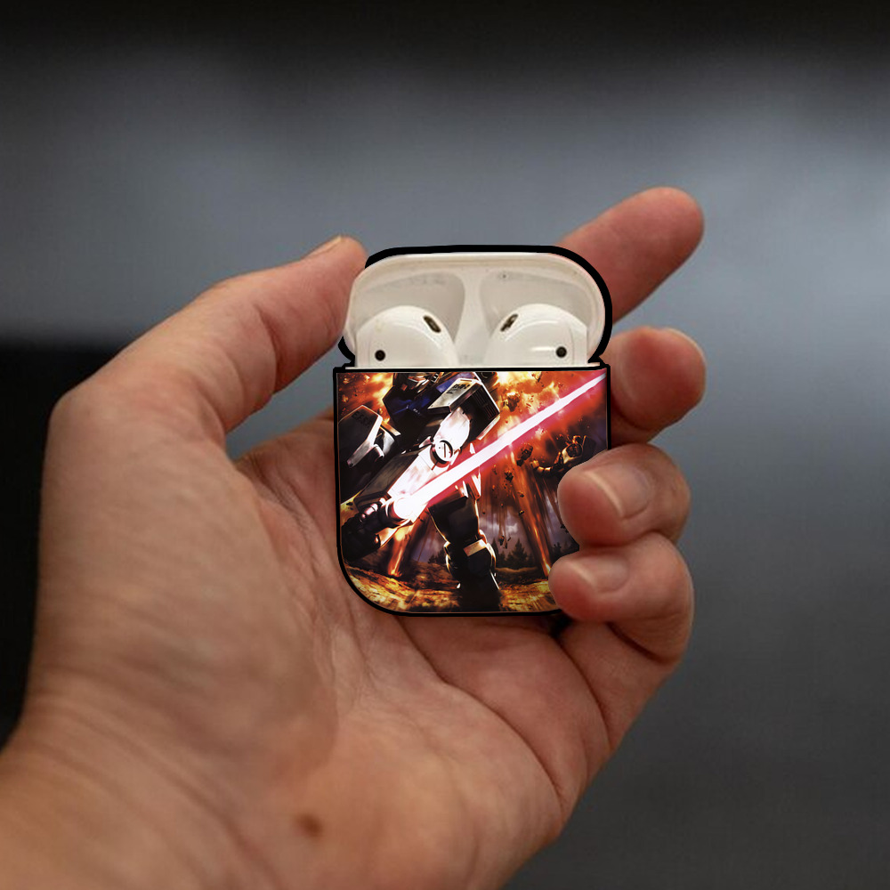 機動戦士ガンダム Mobile Suit Gundam AirPods 第2世代保護ケース ハードシェル ブラック 耐衝撃・防指紋・カラビナ付き