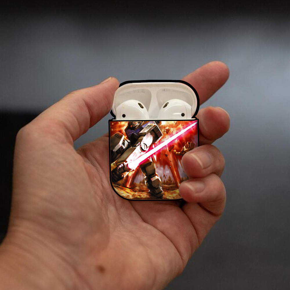 機動戦士ガンダム Mobile Suit Gundam AirPods 第2世代保護ケース ハードシェル ブラック 耐衝撃・防指紋・カラビナ付き