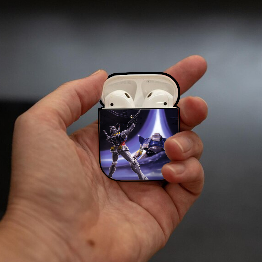機動戦士ガンダム Mobile Suit Gundam AirPods 第2世代保護ケース ハードシェル ブラック 耐衝撃・防指紋・カラビナ付き