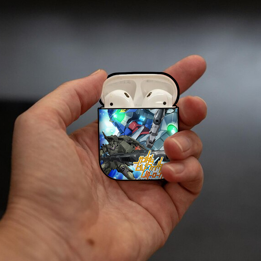機動戦士ガンダム Mobile Suit Gundam AirPods 第2世代保護ケース ハードシェル ブラック 耐衝撃・防指紋・カラビナ付き