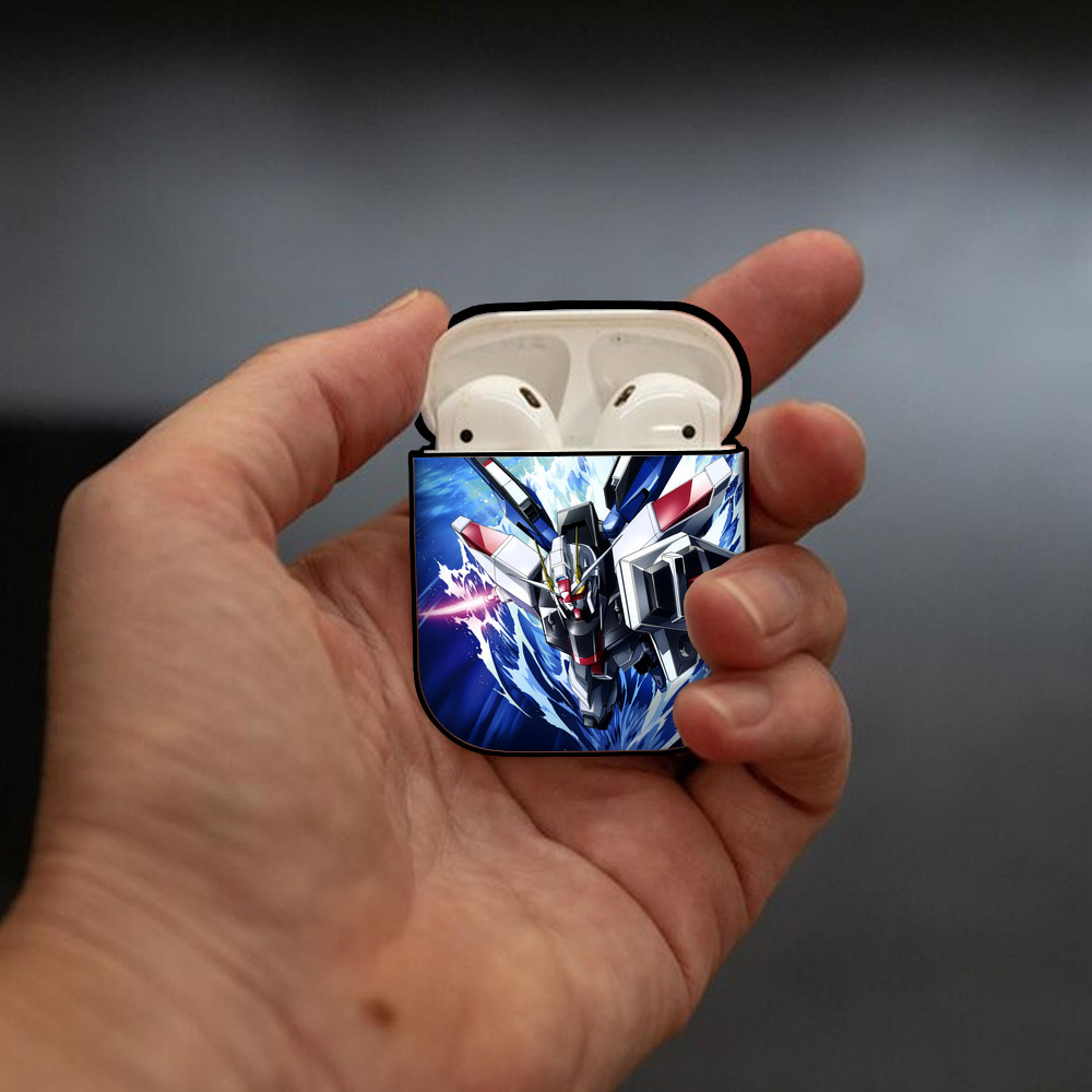 機動戦士ガンダム Mobile Suit Gundam AirPods 第2世代保護ケース ハードシェル ブラック 耐衝撃・防指紋・カラビナ付き