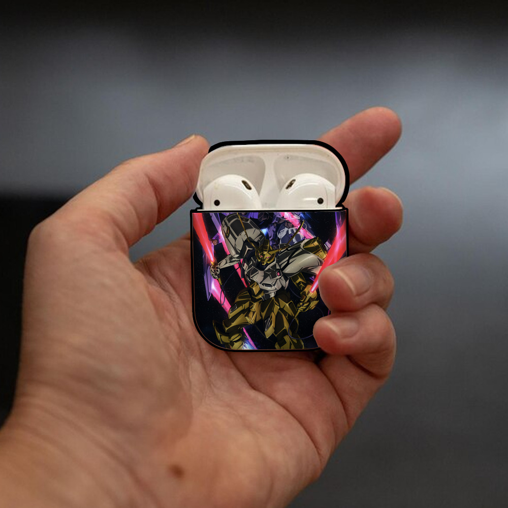 機動戦士ガンダム Mobile Suit Gundam AirPods 第2世代保護ケース ハードシェル ブラック 耐衝撃・防指紋・カラビナ付き