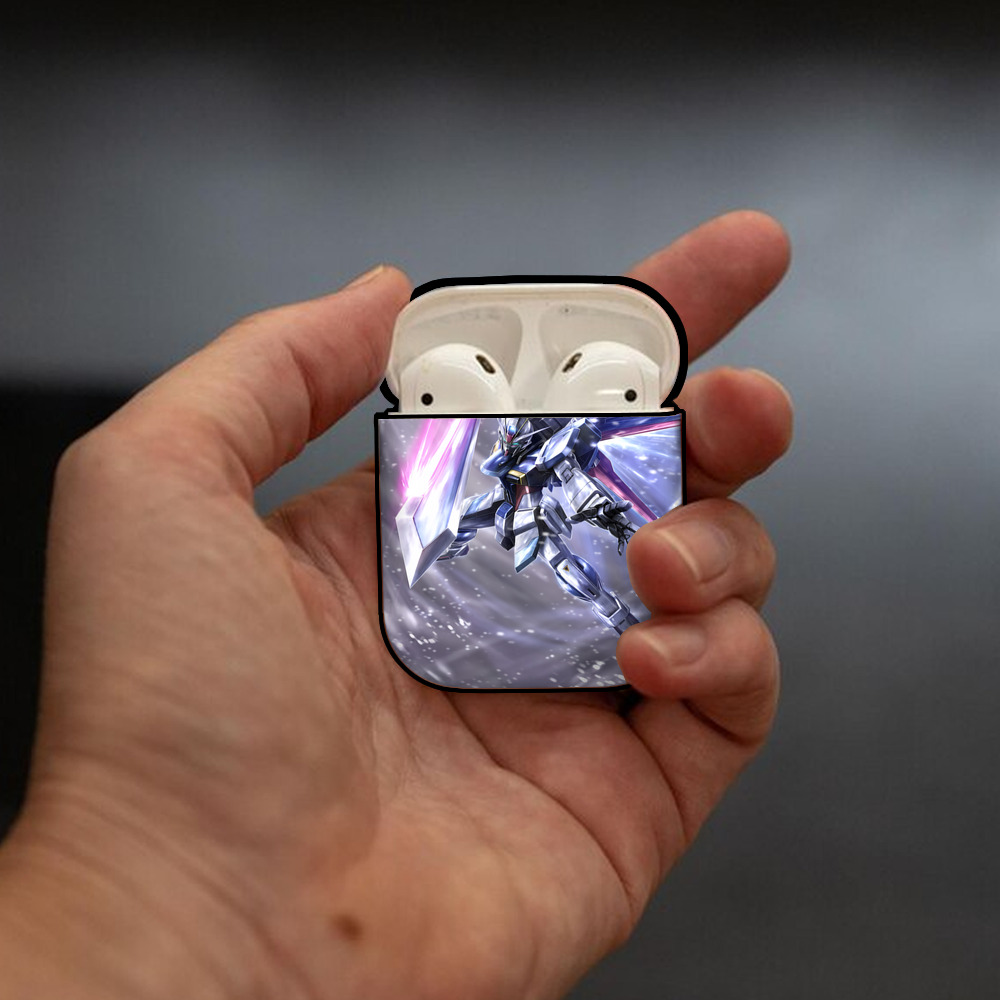 機動戦士ガンダム Mobile Suit Gundam AirPods 第2世代保護ケース ハードシェル ブラック 耐衝撃・防指紋・カラビナ付き